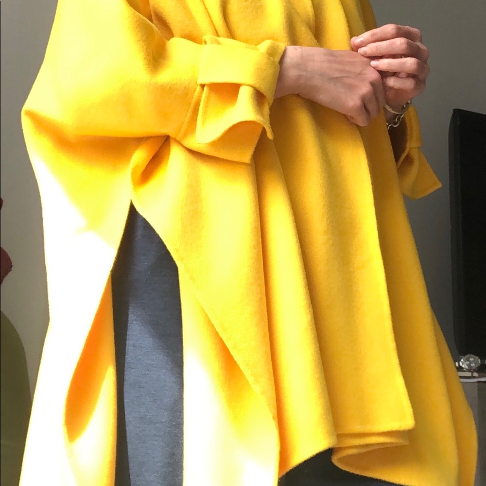 100% Wool Cape - Picture 5 of 7